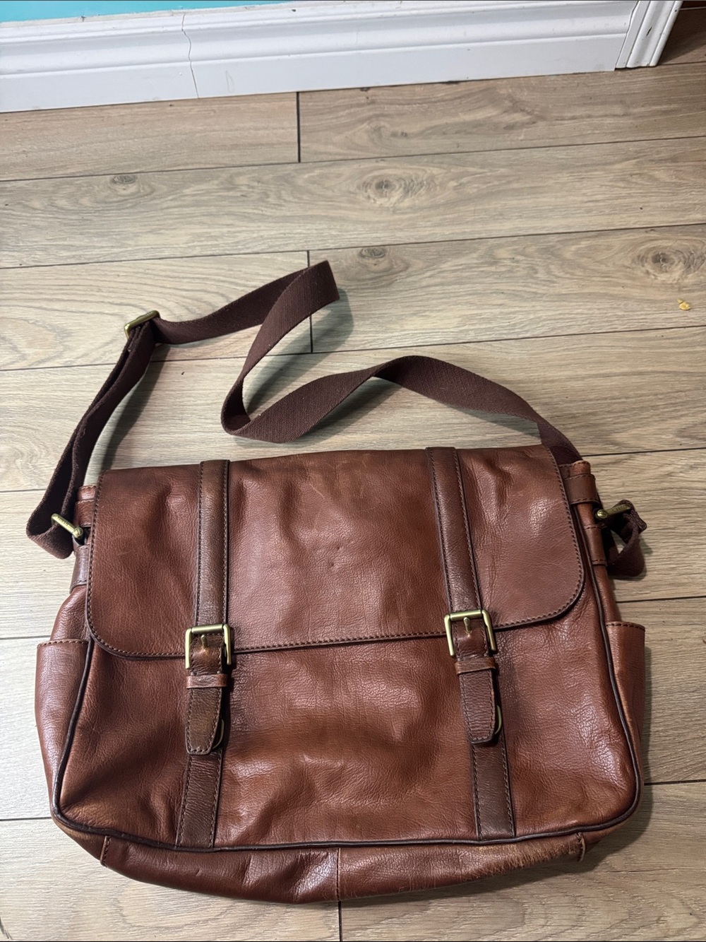 Fossil Brown  large Leather Messenger